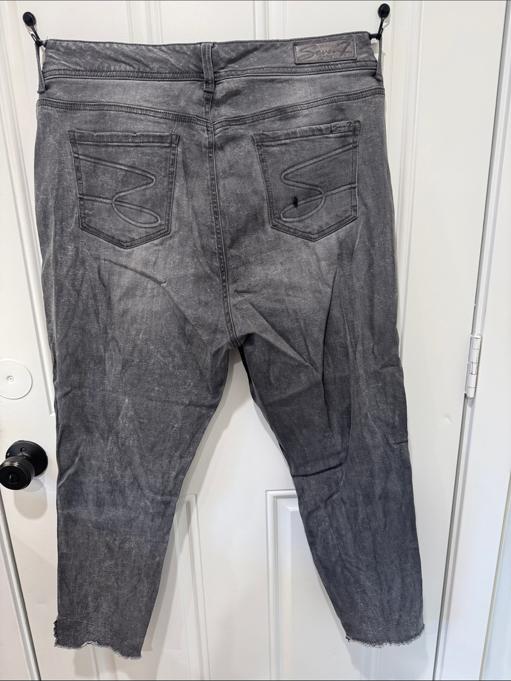 Seven7 Grey Cropped Ankle Jeans - Picture 3 of 5